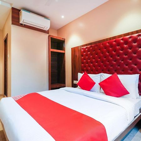 Vaccinated Staff - Oyo 70475 Hotel Sea Breeze Mumbai Exterior photo